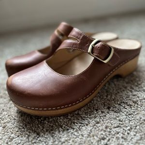 Dansko Bria Clog / Tan / Size 8